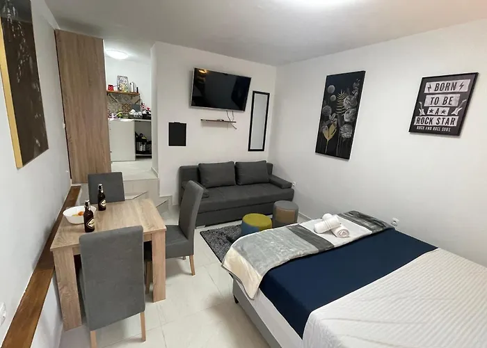 Old Town Bridge Apartment